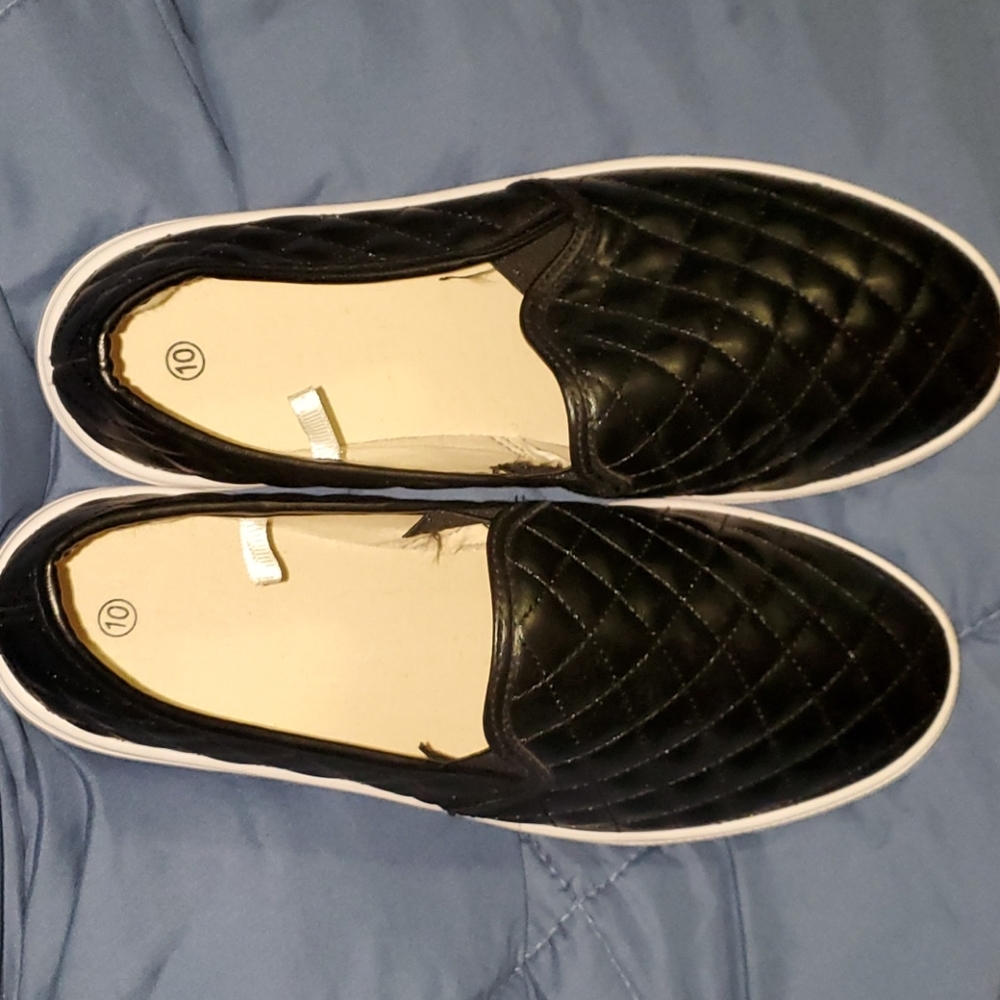 Slide on tennishoes